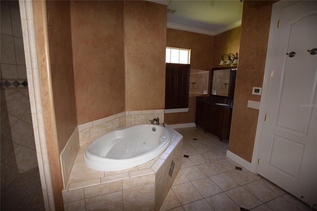 Недавно арендовано: $6,900 (5 спален, 4 ванн, 4715 Квадратных фут)