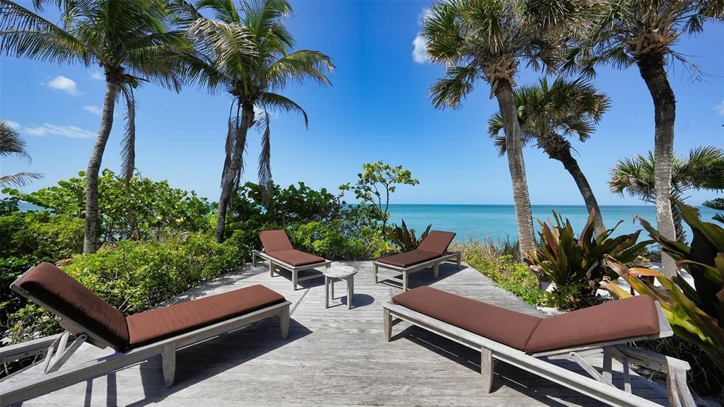 Recently Sold: $4,750,000 (4 beds, 3 baths, 3786 Square Feet)