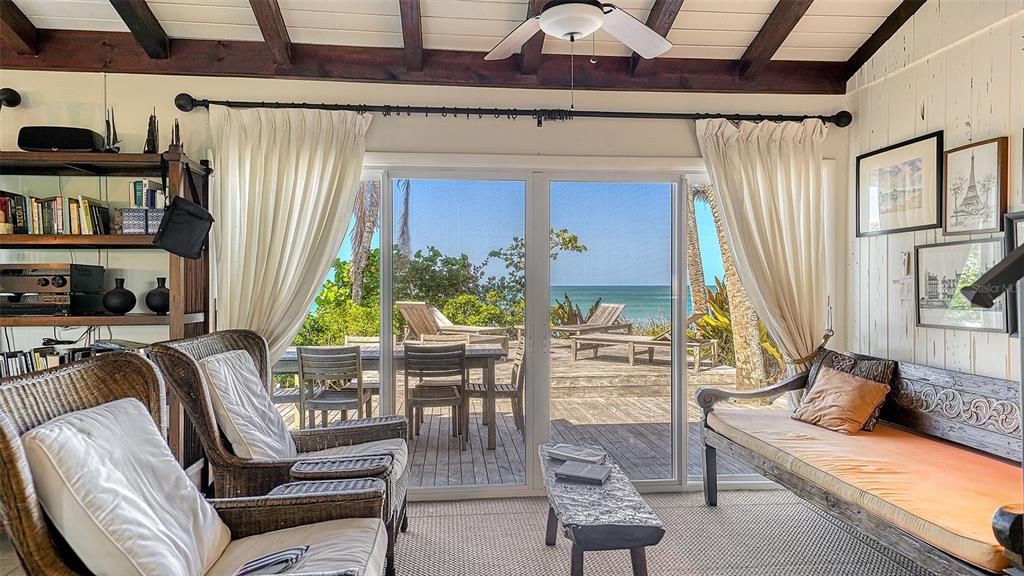 Recently Sold: $4,750,000 (4 beds, 3 baths, 3786 Square Feet)
