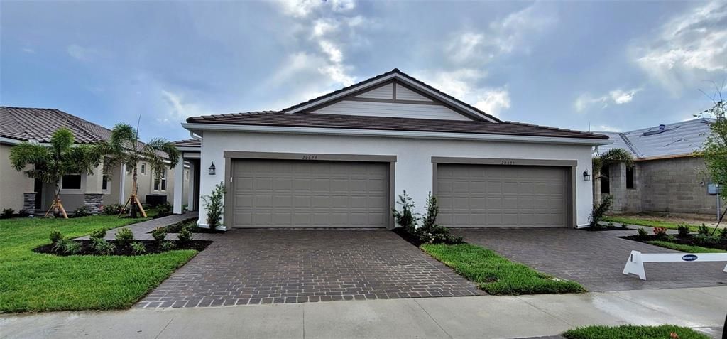 最近售出: $350,840 (2 贝兹, 2 浴室, 1508 平方英尺)