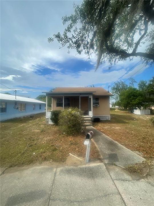 Recently Sold: $69,900 (2 beds, 1 baths, 806 Square Feet)