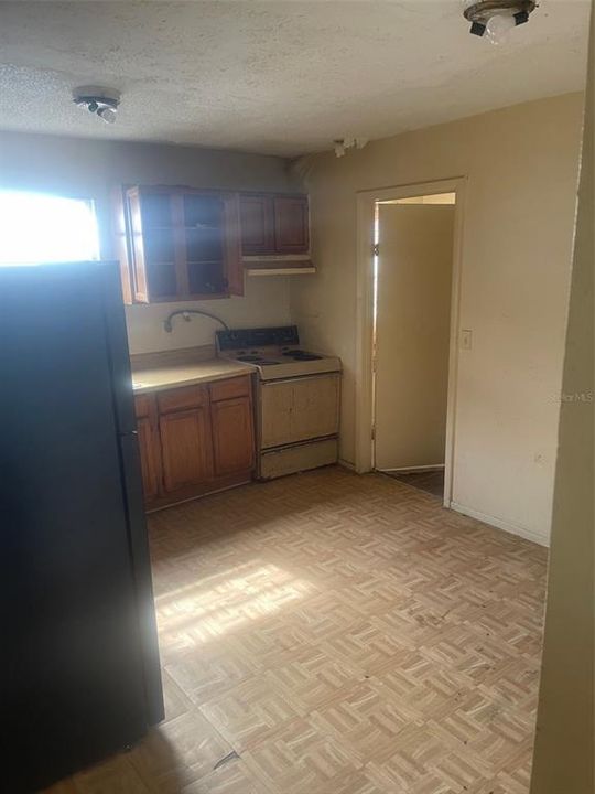 Recently Sold: $69,900 (2 beds, 1 baths, 806 Square Feet)