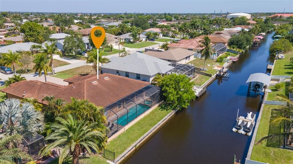 Recently Sold: $900,000 (4 beds, 3 baths, 2355 Square Feet)