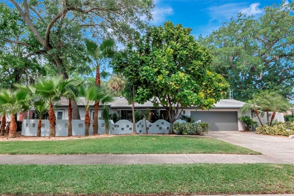 Vendido Recientemente: $825,000 (3 camas, 2 baños, 2385 Pies cuadrados)