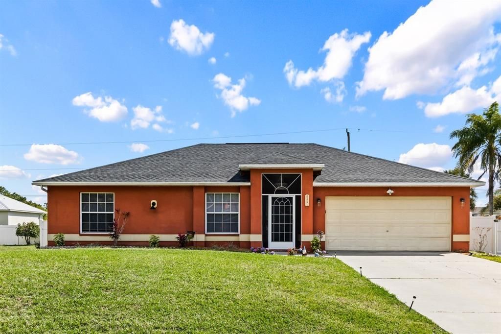 Recently Sold: $420,000 (3 beds, 2 baths, 1401 Square Feet)