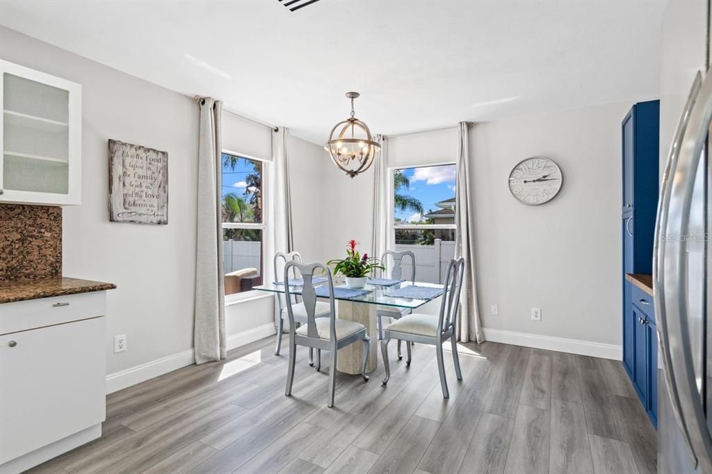 Recently Sold: $420,000 (3 beds, 2 baths, 1401 Square Feet)