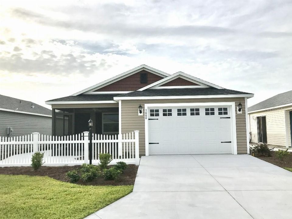 Recently Sold: $305,000 (2 beds, 2 baths, 1175 Square Feet)