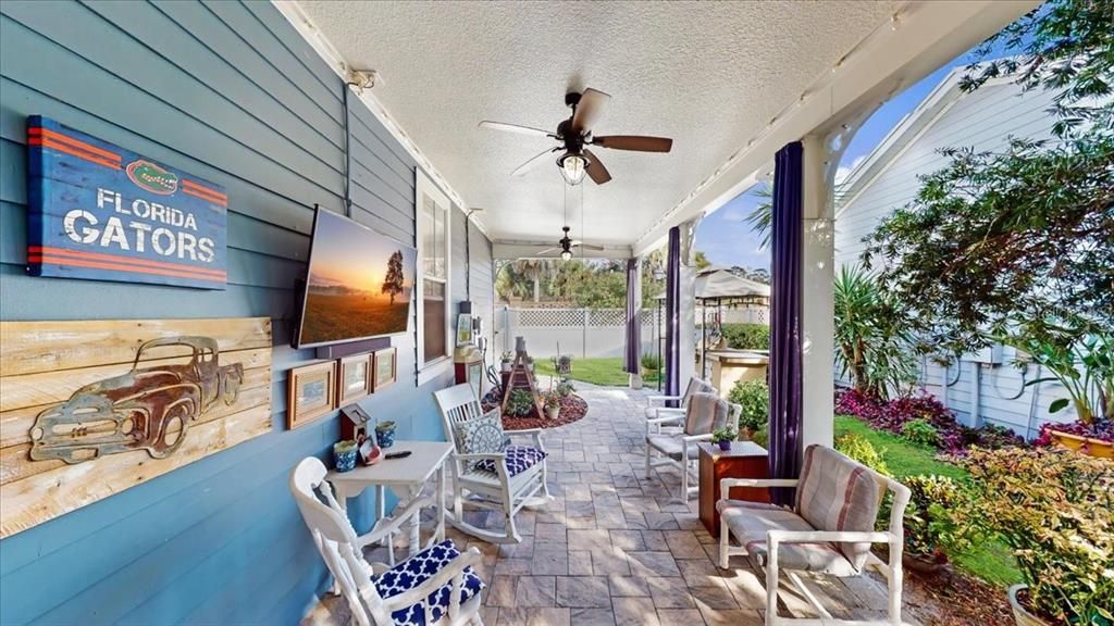 Recently Sold: $600,000 (3 beds, 2 baths, 1772 Square Feet)