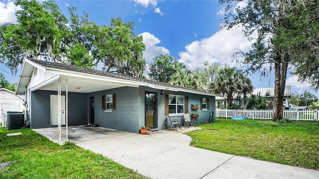 Recently Sold: $160,000 (2 beds, 1 baths, 990 Square Feet)