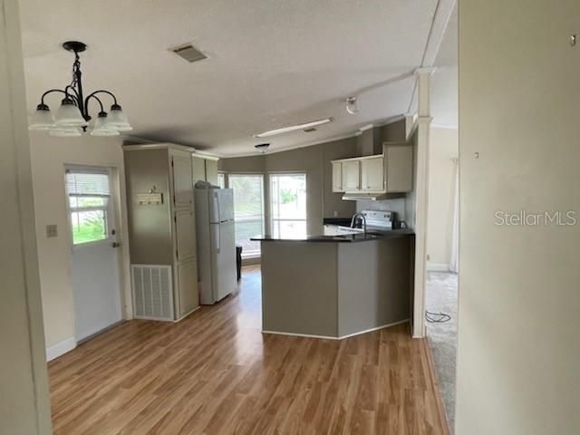 Recently Sold: $82,000 (2 beds, 2 baths, 1104 Square Feet)