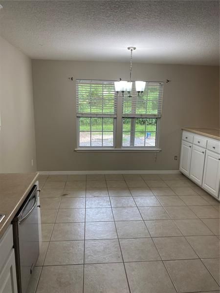 Recently Sold: $280,000 (3 beds, 2 baths, 1506 Square Feet)