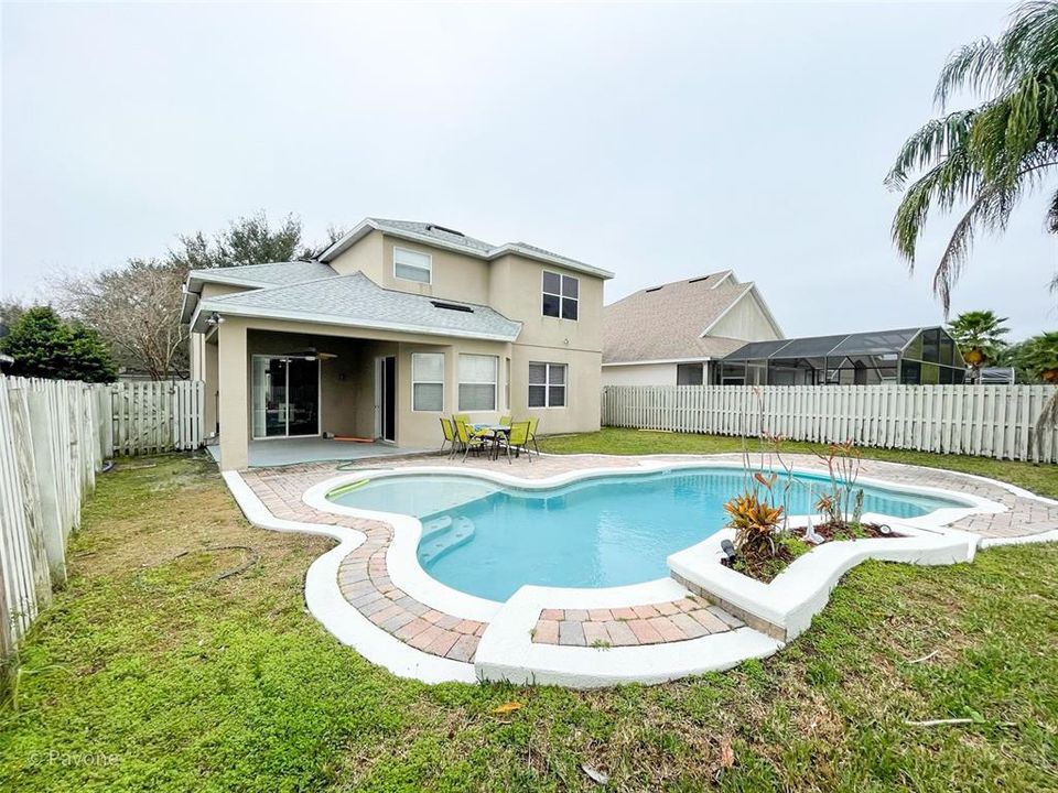 Recently Sold: $565,000 (5 beds, 2 baths, 2812 Square Feet)