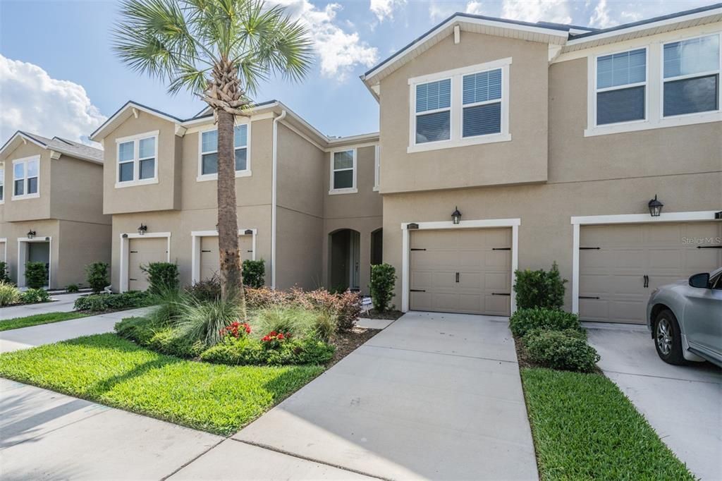 Recently Sold: $325,000 (3 beds, 2 baths, 1716 Square Feet)