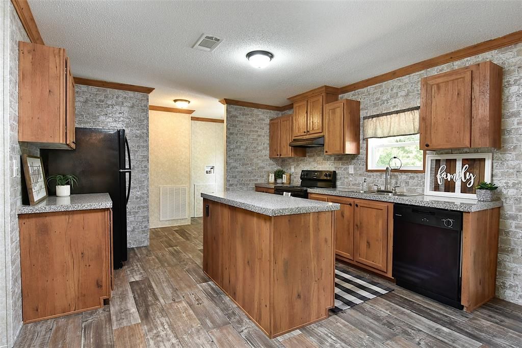 Recently Sold: $199,472 (3 beds, 2 baths, 1456 Square Feet)