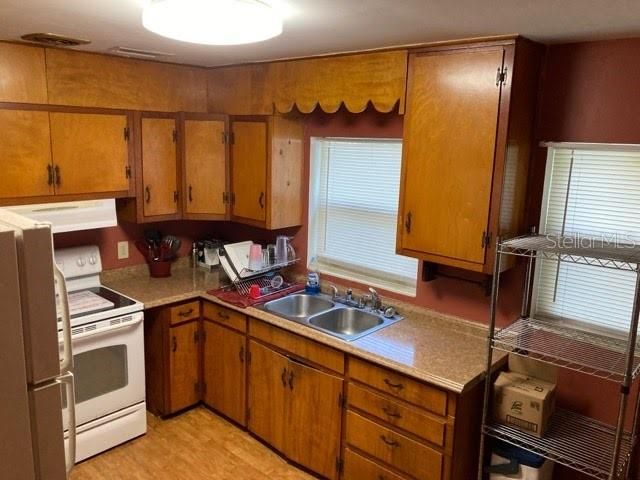 Recently Sold: $169,900 (3 beds, 1 baths, 1309 Square Feet)