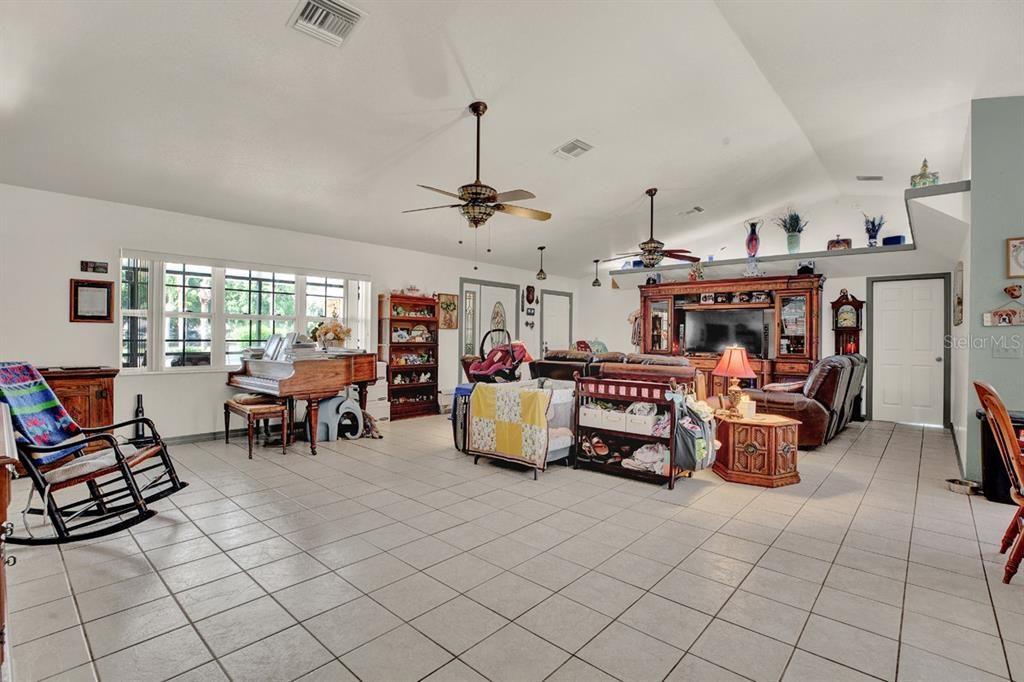 Recently Sold: $475,000 (4 beds, 2 baths, 2210 Square Feet)