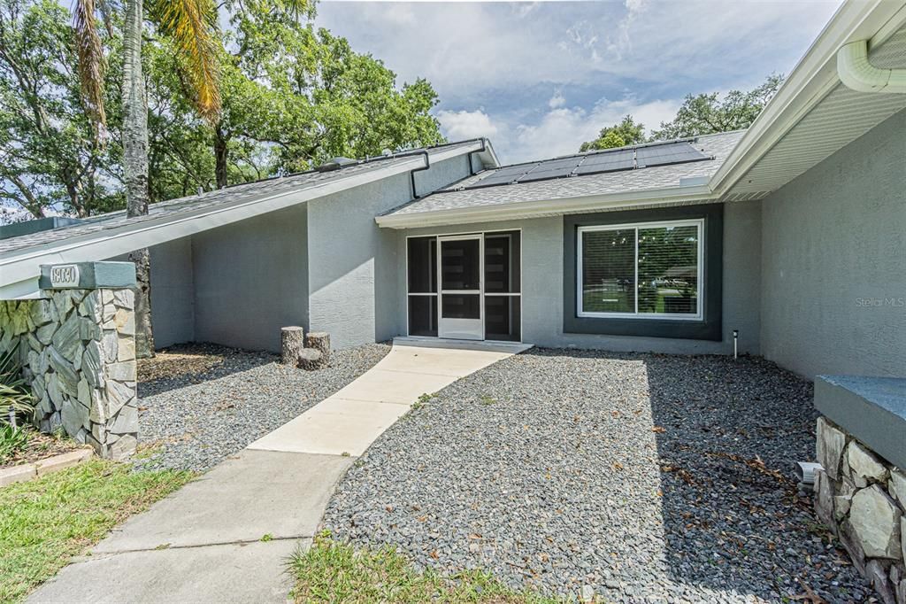 最近售出: $499,900 (3 贝兹, 2 浴室, 2130 平方英尺)