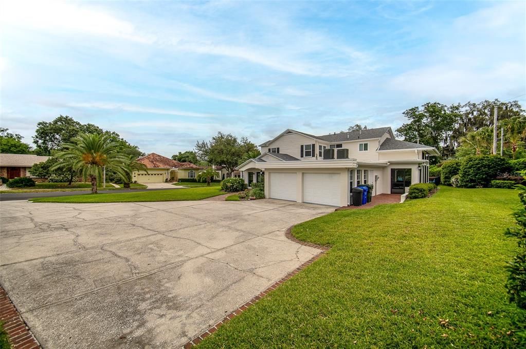 Recently Sold: $899,000 (5 beds, 3 baths, 4175 Square Feet)