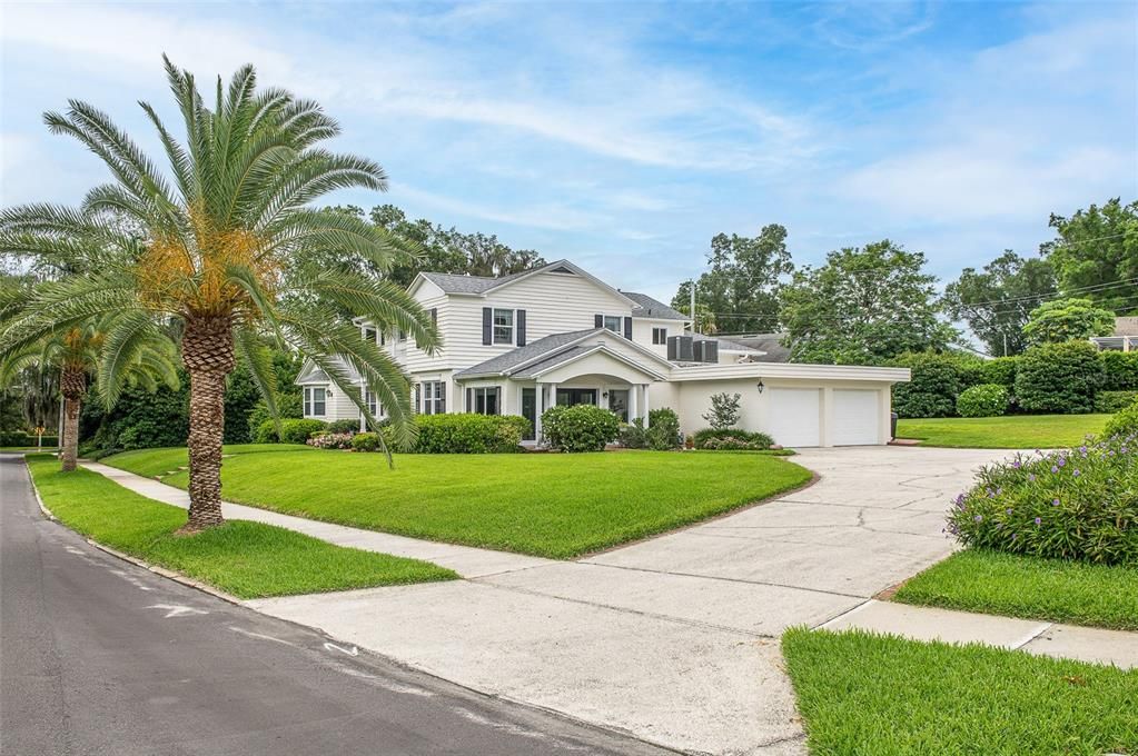 Recently Sold: $899,000 (5 beds, 3 baths, 4175 Square Feet)