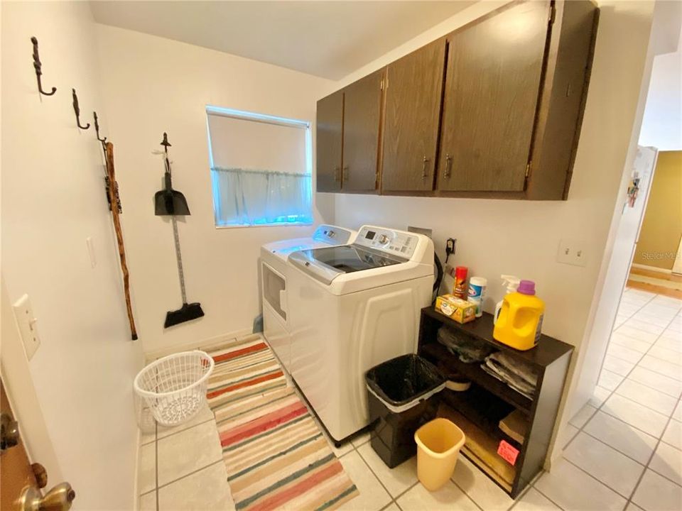 Recently Rented: $1,595 (2 beds, 2 baths, 1407 Square Feet)