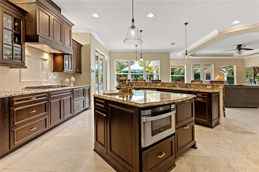 YOU WILL LOVE COOKING IN THIS KITCHEN!