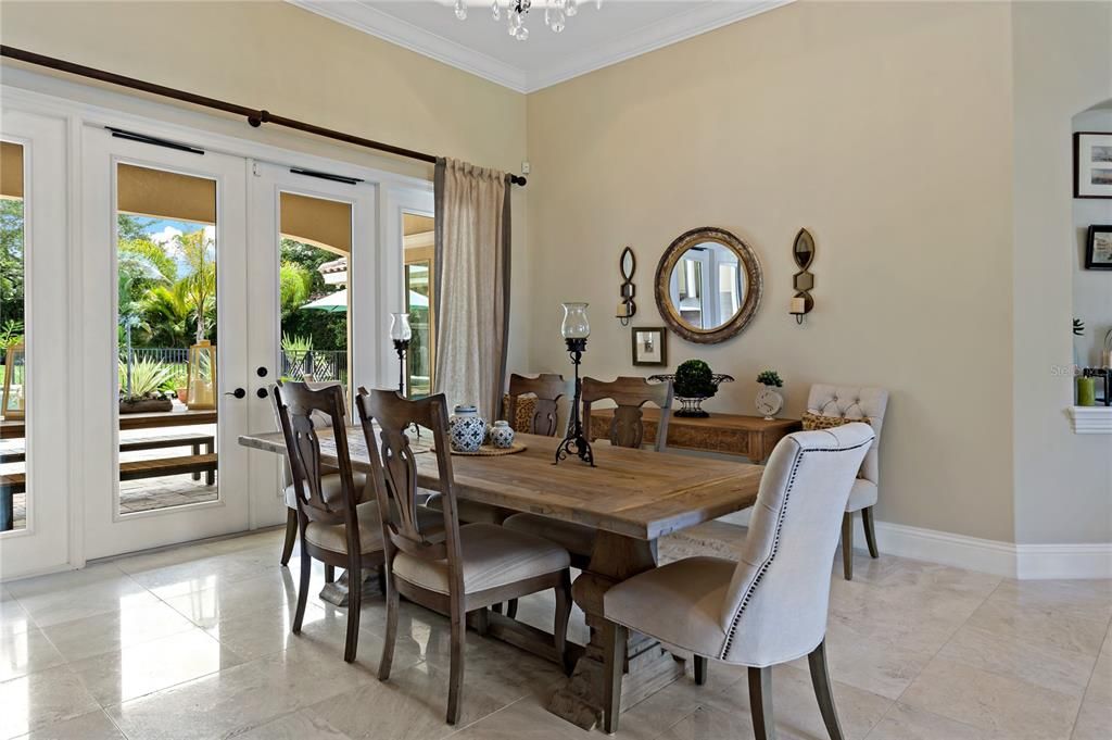 FORMAL DINING AREA WITH ACCESS TO THE OUTSIDE EATING AREA!