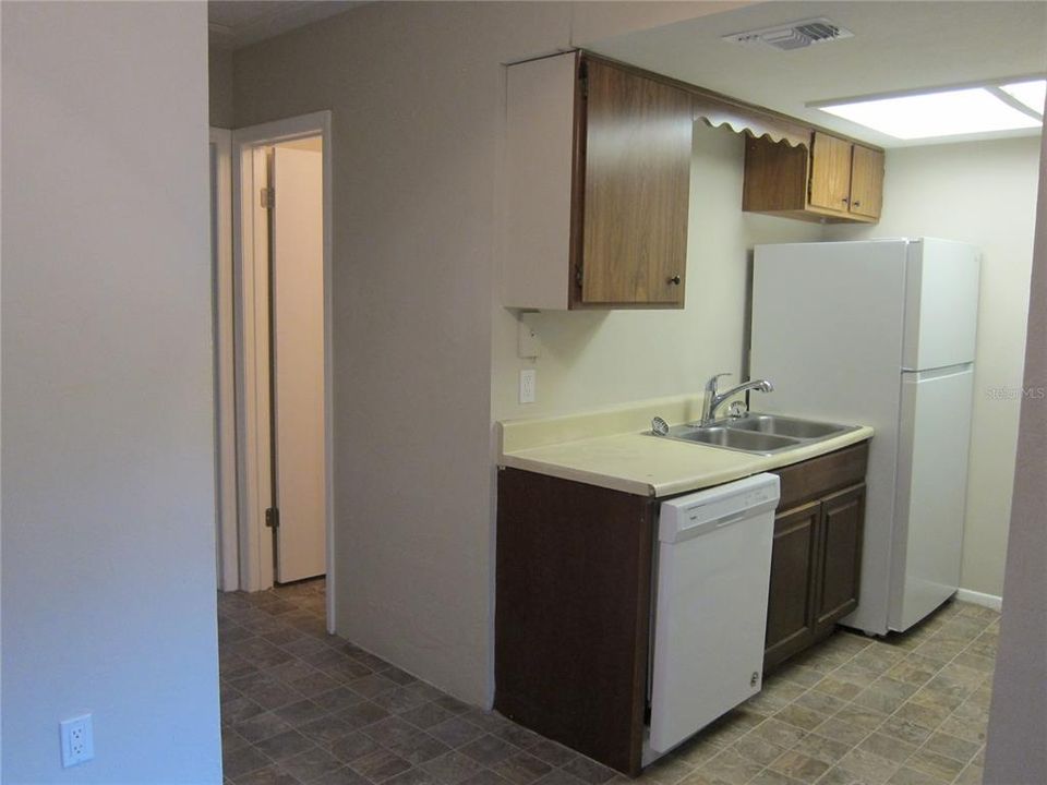 Recently Rented: $755 (1 beds, 1 baths, 600 Square Feet)