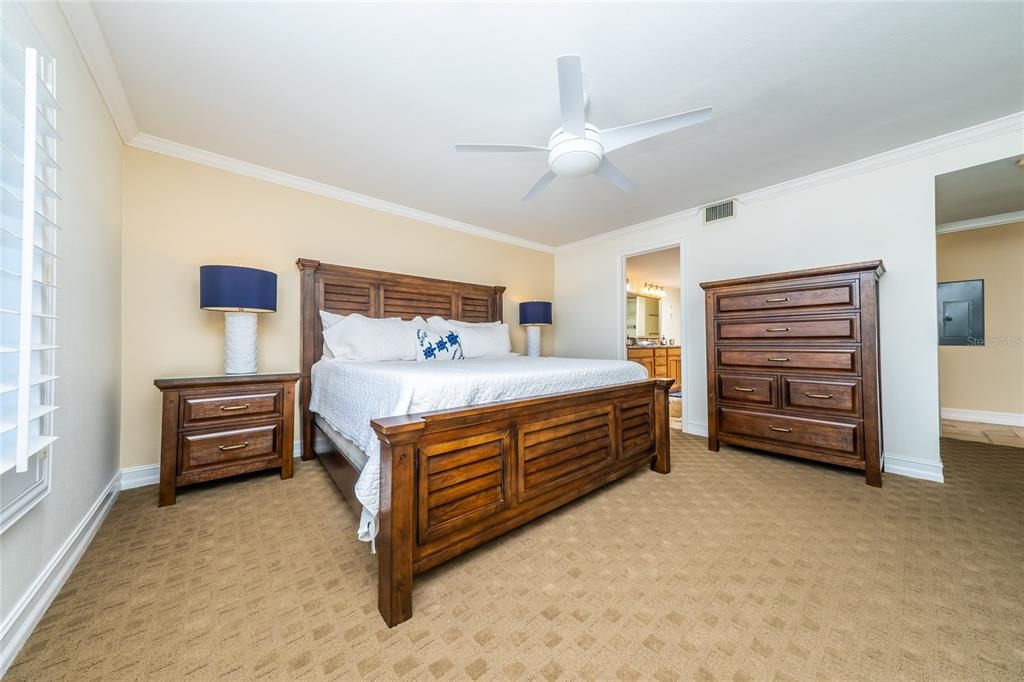 Vendido Recientemente: $1,100,000 (3 camas, 3 baños, 1527 Pies cuadrados)