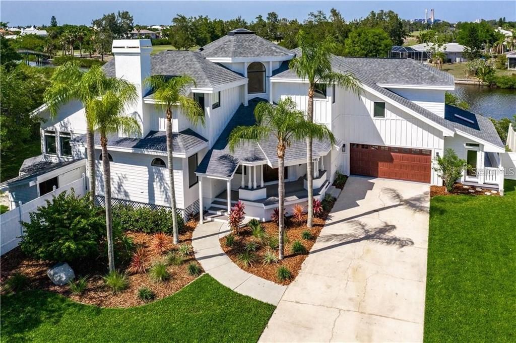 Recently Sold: $1,690,000 (4 beds, 3 baths, 3398 Square Feet)