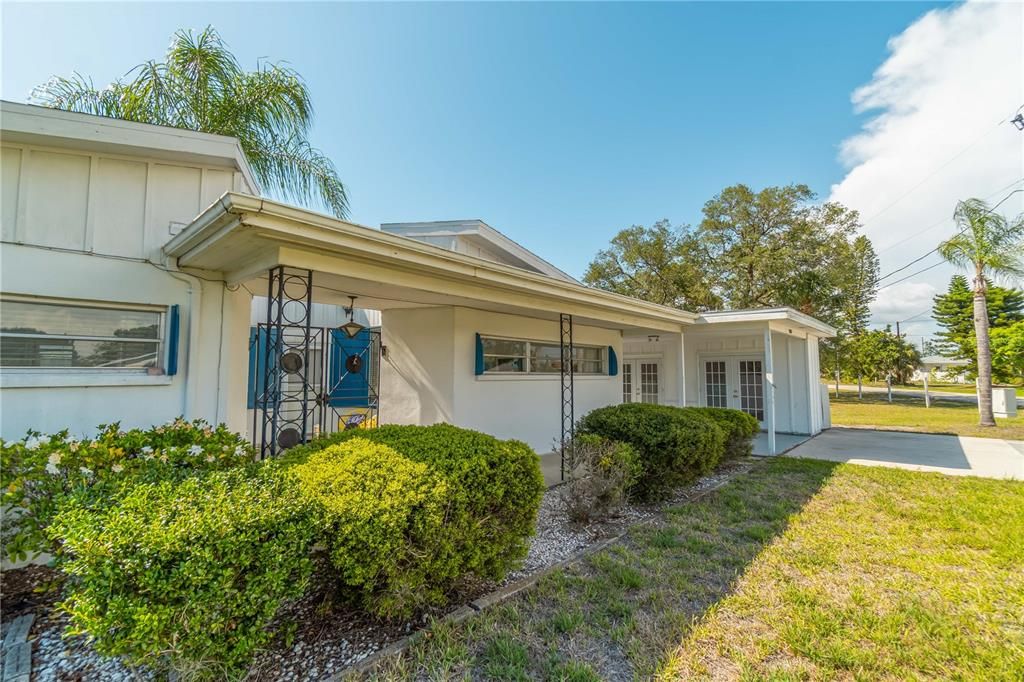 Recently Sold: $599,000 (2 beds, 2 baths, 1159 Square Feet)