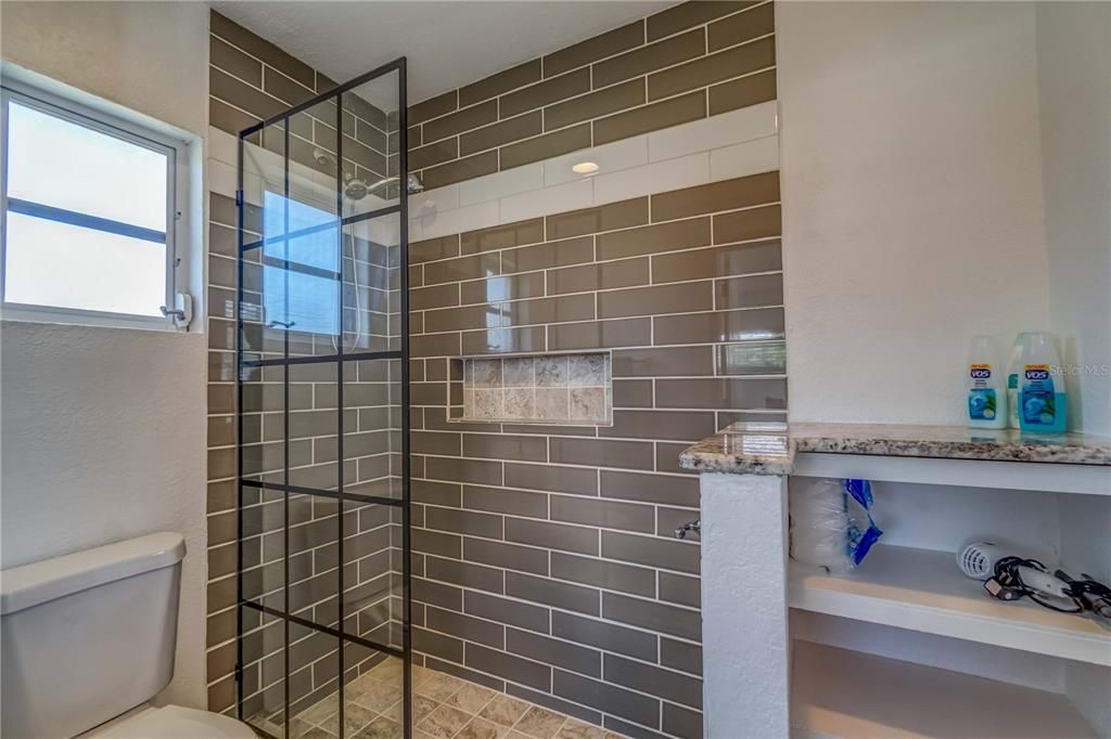 Recently Sold: $599,000 (2 beds, 2 baths, 1159 Square Feet)