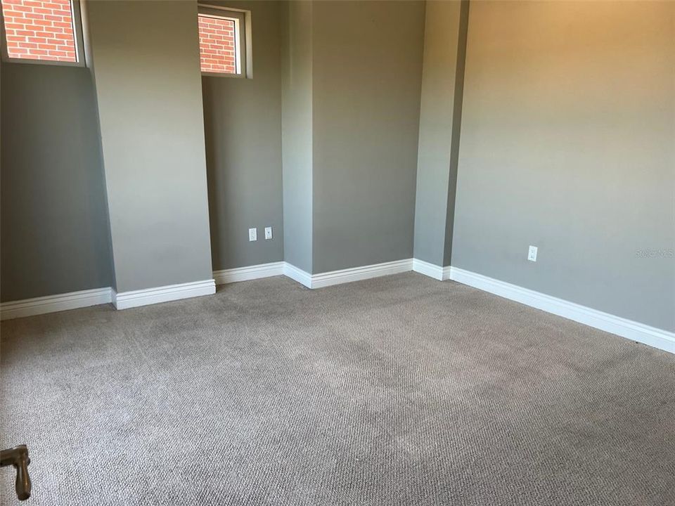 Recently Rented: $1,850 (1 beds, 1 baths, 879 Square Feet)