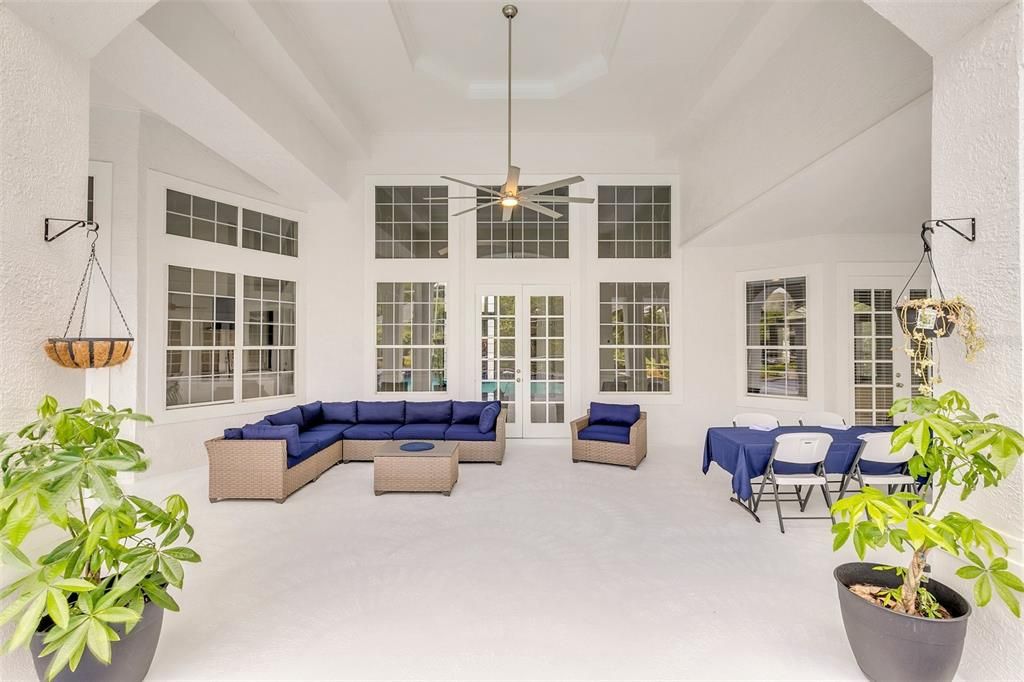 Recently Sold: $1,200,000 (5 beds, 4 baths, 4095 Square Feet)