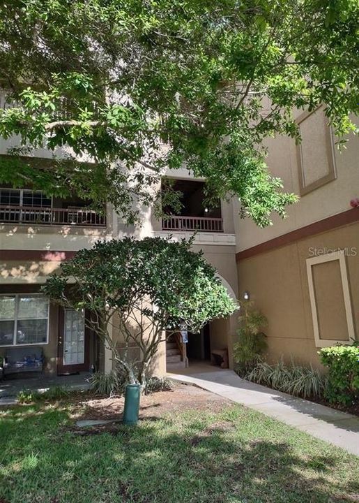 Recently Rented: $1,550 (1 beds, 1 baths, 812 Square Feet)