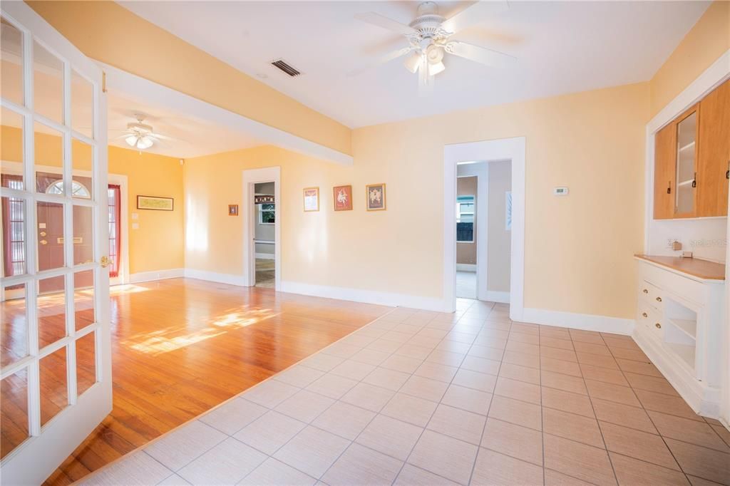 Recently Sold: $395,000 (3 beds, 1 baths, 1313 Square Feet)