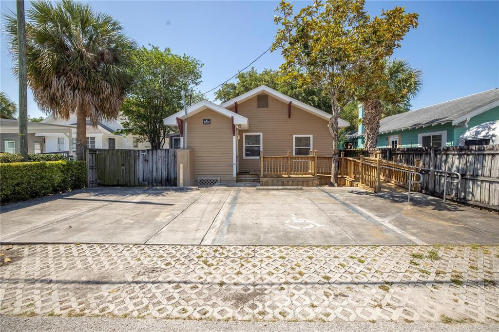 Recently Sold: $395,000 (3 beds, 1 baths, 1313 Square Feet)