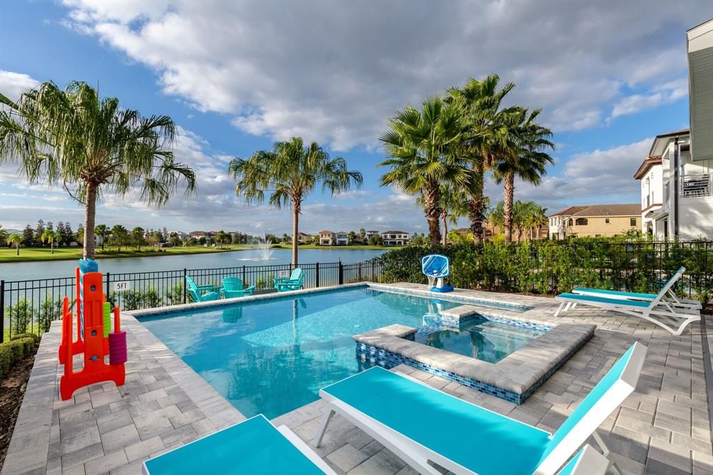 Recently Sold: $1,650,000 (6 beds, 5 baths, 3428 Square Feet)