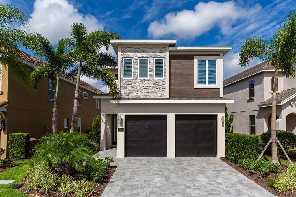 Recently Sold: $1,650,000 (6 beds, 5 baths, 3428 Square Feet)