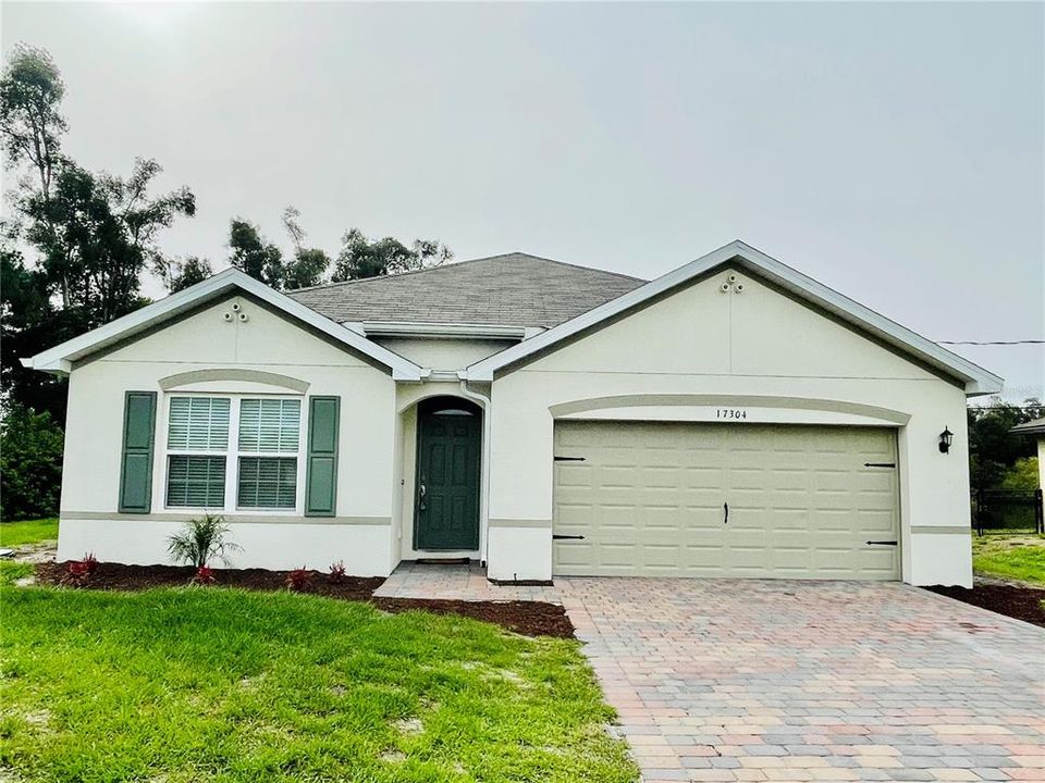 Vendido Recientemente: $435,900 (4 camas, 2 baños, 1828 Pies cuadrados)