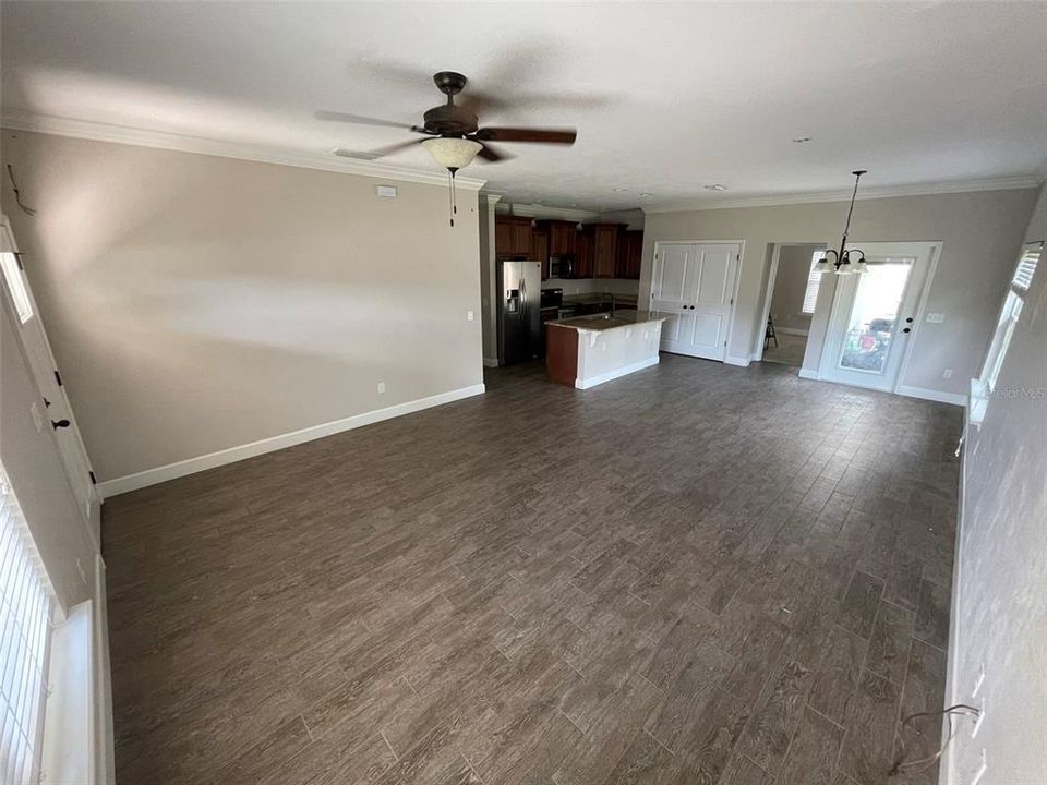 Recently Rented: $2,750 (3 beds, 2 baths, 1369 Square Feet)