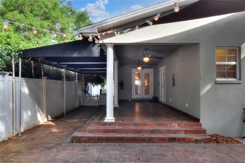 Recently Sold: $560,000 (4 beds, 2 baths, 1903 Square Feet)