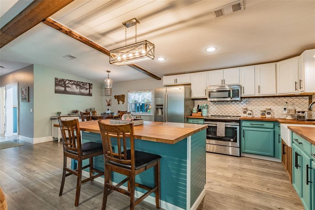Recently Sold: $475,000 (2 beds, 2 baths, 1248 Square Feet)