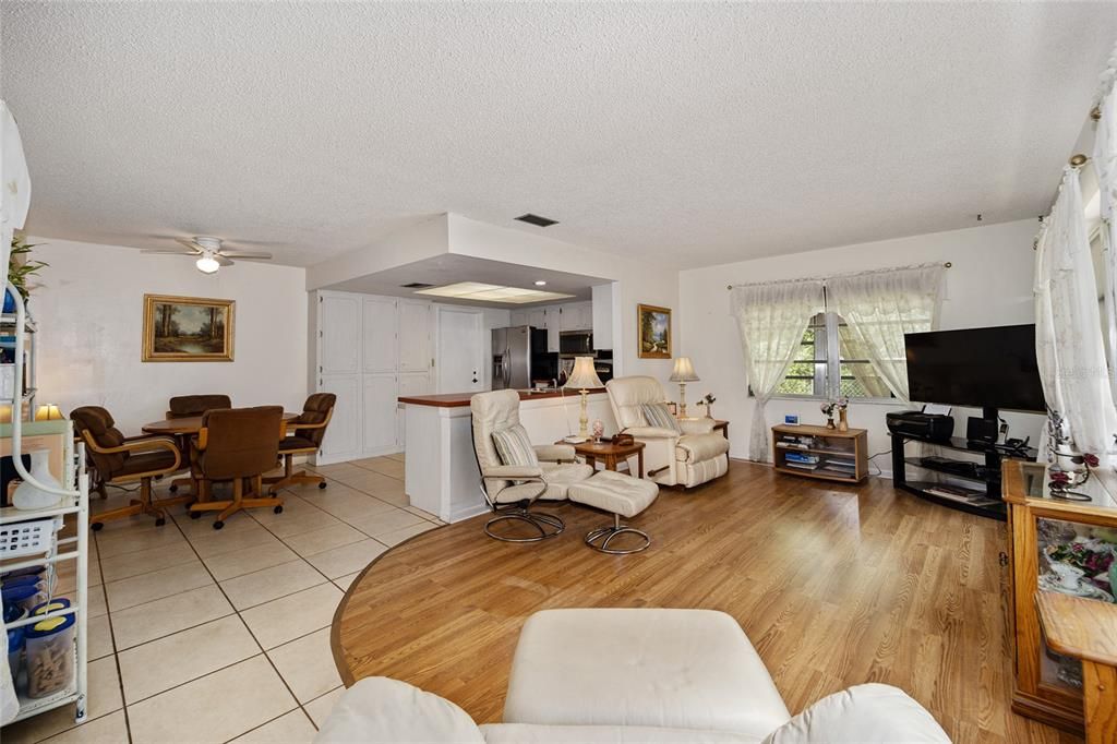 Recently Sold: $218,500 (2 beds, 2 baths, 1482 Square Feet)