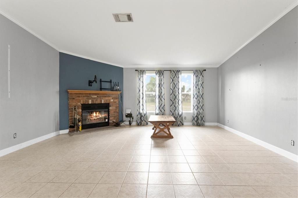 Recently Sold: $385,000 (3 beds, 2 baths, 1620 Square Feet)