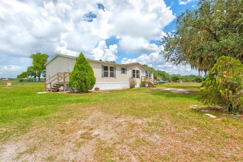 Recently Sold: $385,000 (3 beds, 2 baths, 1620 Square Feet)