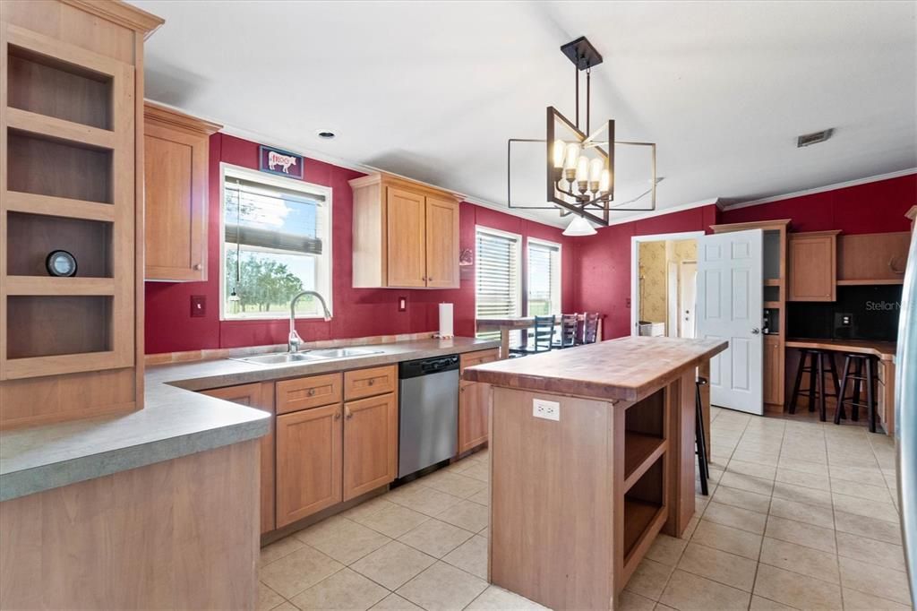 Recently Sold: $385,000 (3 beds, 2 baths, 1620 Square Feet)