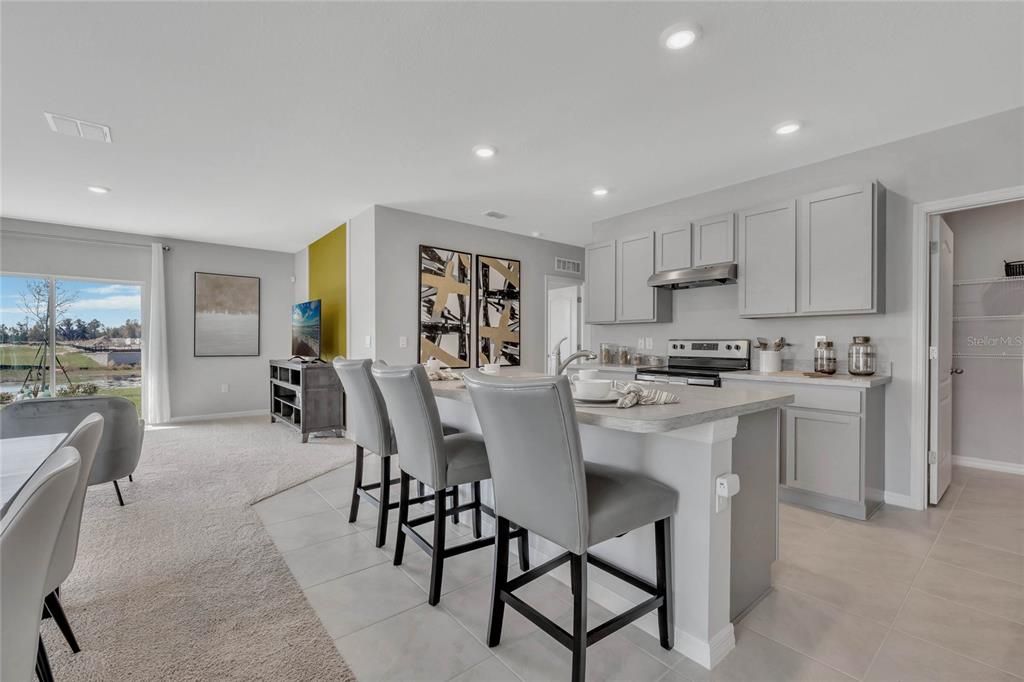 Recently Sold: $422,000 (5 beds, 3 baths, 2447 Square Feet)