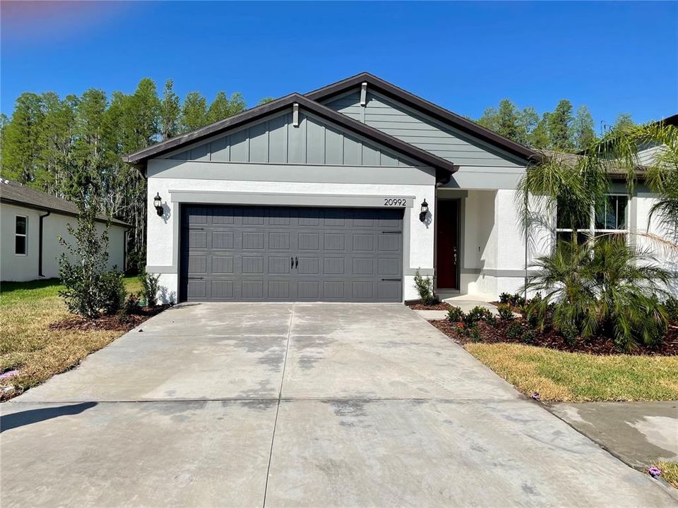 Recently Sold: $410,000 (3 beds, 2 baths, 1980 Square Feet)