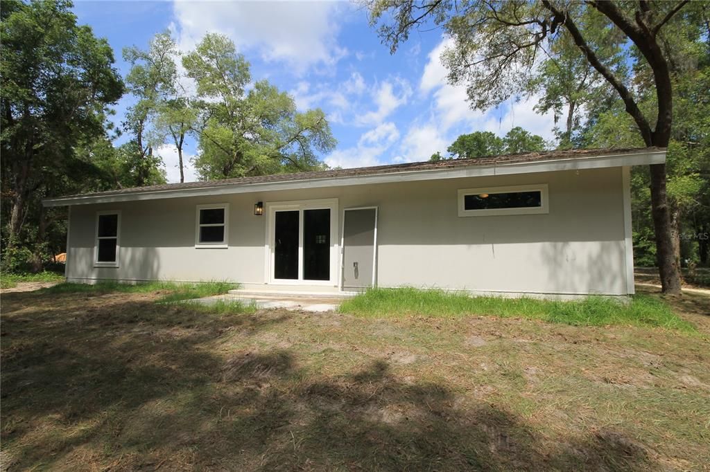 Recently Rented: $1,799 (3 beds, 2 baths, 1400 Square Feet)