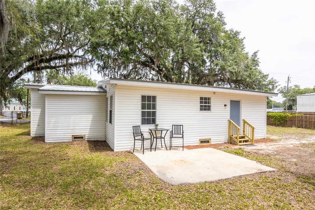 Recently Sold: $200,000 (3 beds, 2 baths, 1515 Square Feet)